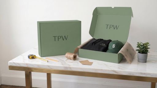 Hoodie and Hat Packaging Guide: Styles, Sizing, & Unboxing Strategy